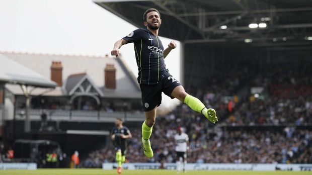 Upaya Bernardo Silva dipatahkan bek Brighton.