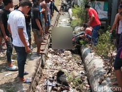Biker Lamongan Tertabrak KRD Hingga Terpental 10 Meter