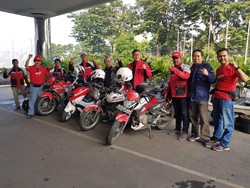 Di Bandung, Peserta Enduro Touring Kopdar Bareng Komunitas Motor