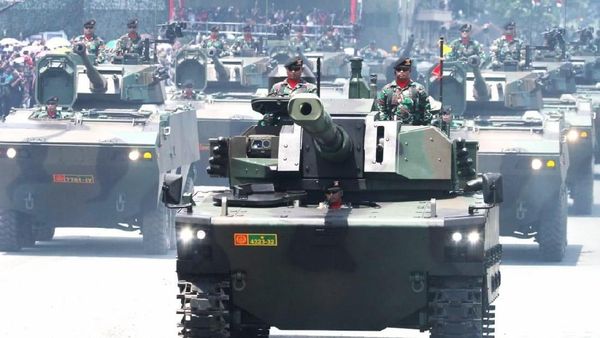 Penampakan Tank dan Kapal Selam RI yang Disebut Jokowi di Debat