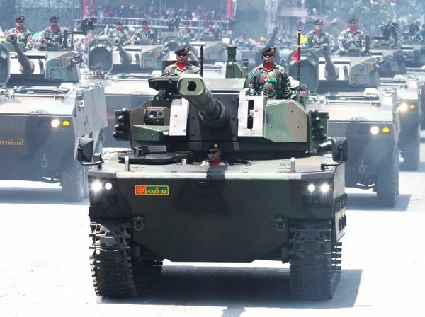 Penampakan Tank dan Kapal Selam RI yang Disebut Jokowi di Debat