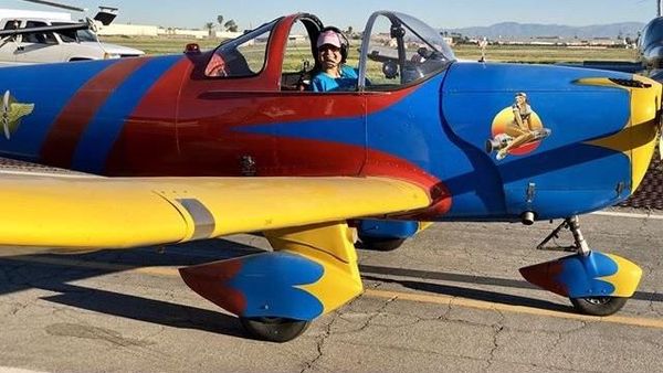 Kisah Inspiratif Jessica, Pilot Wanita Pertama yang Tak Punya Lengan