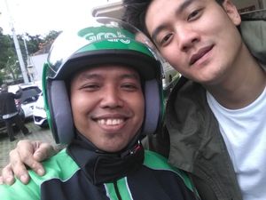 Intip Serunya Jalan-jalan Boy William di Surabaya Bareng Grab