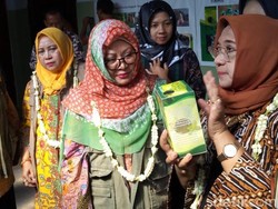 Tutut Soeharto Dicurhati Petani Cincau Soal Pascapanen