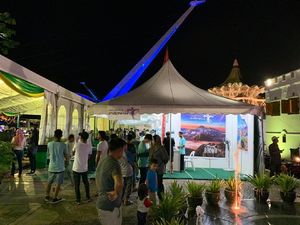 Di Kuching, Wisatawan Malaysia Serbu Paket Wisata Indonesia