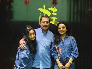 Mayangsari dan Bambang Trihatmodjo Rayakan Ultah Pernikahan ke-19 Mayangsari dan Bambang Trihatmodjo Rayakan Ultah Pernikahan ke-19