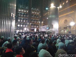AHY Hadiri Doa Bersama untuk Ani Yudhoyono di Masjid Istiqlal AHY Hadiri Doa Bersama untuk Ani Yudhoyono di Masjid Istiqlal