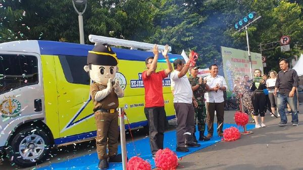 Kejari Jakarta Selatan Luncurkan Mobil Tilang