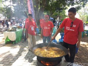Tradisi Perayaan Maulid Nabi SAW di Indonesia, Kuah Beulangong-Bungo Lado Tradisi Perayaan Maulid Nabi SAW di Indonesia, Kuah Beulangong-Bungo Lado