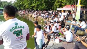 Serunya Lomba Mancing Para Relawan