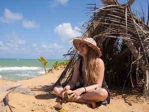 Keren! Paket Wisata Ini Ajak Traveler Cicip Kelapa dan Tanaman Liar Keren! Paket Wisata Ini Ajak Traveler Cicip Kelapa dan Tanaman Liar