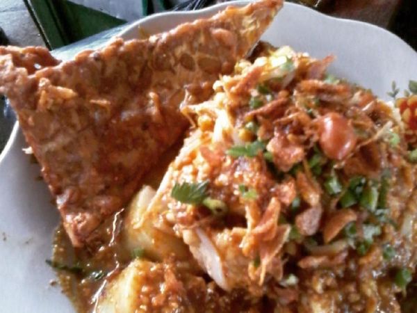 Pagi Ini Paling Enak Sarapan Lontong Tahu Khas Pantura yang Gurih Pedas