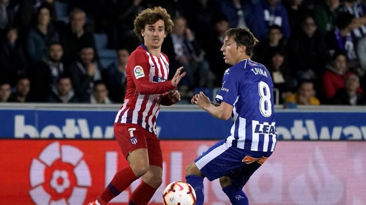 Antoine Griezmann sudah absen mencetak gol dalam tujuh laga terakhir bersama Atletico Madrid (Foto: Vincent West/Reuters)