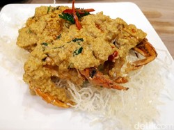 Nendang! Kepiting Saus Kare dan Tom Yum Ayam Khas Thailand