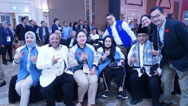 Cara Didit Hediprasetyo Mendukung Sang Ayah Lewat Karyanya/
