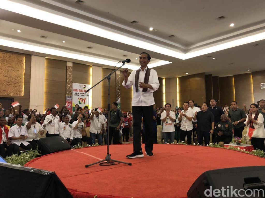 Kampanye di Papua Barat, Jokowi Targetkan Raup 80% Suara Kampanye di Papua Barat, Jokowi Targetkan Raup 80% Suara