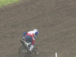 Nahas, Motor Trail Hancur saat Mendarat