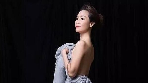 Cantiknya Nenek 53 Tahun yang Pernah Viral karena Seksi Bak Gadis Muda