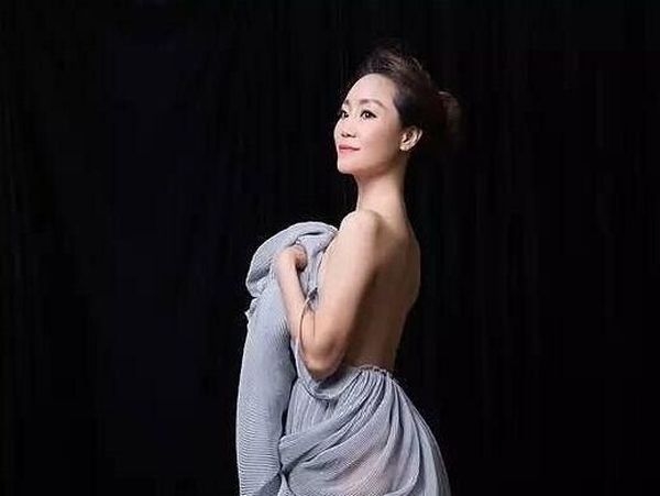 Cantiknya Nenek 53 Tahun yang Pernah Viral karena Seksi Bak Gadis Muda