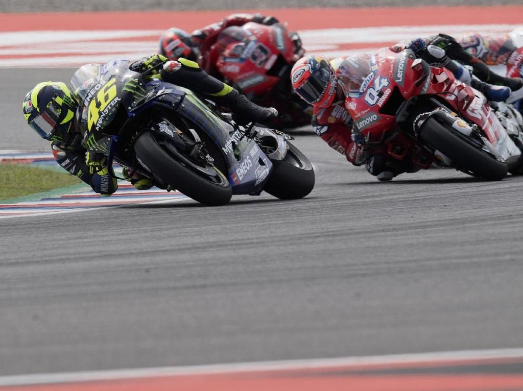 Tawa Bahagia Marquez Lihat Rossi Kalahkan Dovizioso Tawa Bahagia Marquez Lihat Rossi Kalahkan Dovizioso