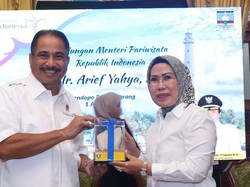 Wujudkan Anyer Reborn, Bupati Serang Minta Dukungan Kemenpar