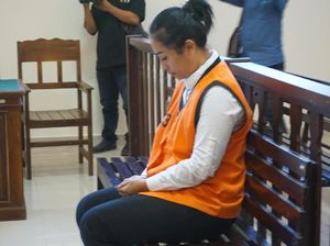 Air Mata Ayu yang Poliandri dan Porotin Suami Miliaran Rupiah