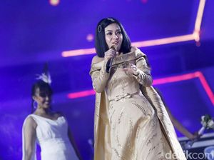 Syahrini, Ayu Ting Ting, Aaliyah Massaid hingga Westlife