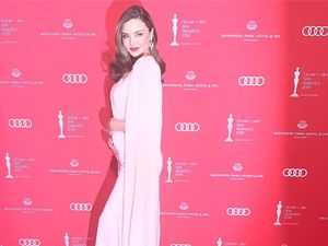 Cara Esktrem Miranda Kerr untuk Hidup Sehat Bikin Netizen Takjub Cara Esktrem Miranda Kerr untuk Hidup Sehat Bikin Netizen Takjub
