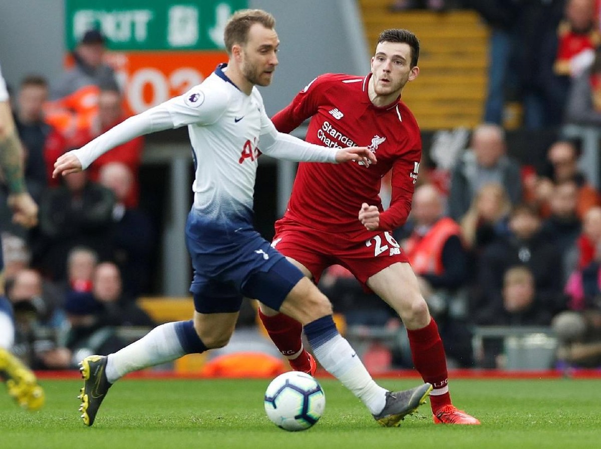 Pemain Liverpool, Andrew Robertson, pada laga melawan Tottenham Hotspur. (Foto: Paul Childs/Action Images via Reuters)