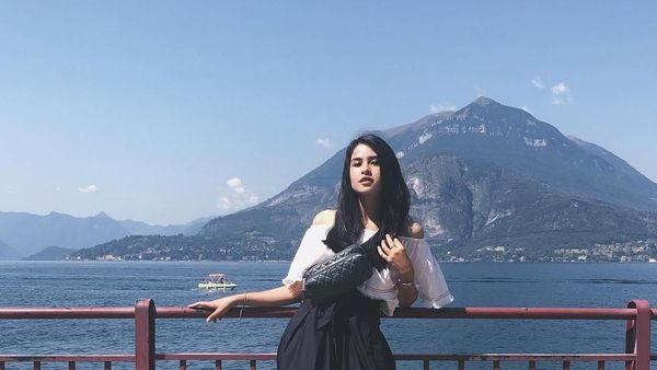 Foto: Maudy Ayunda dan Tempat-tempat Indah di Dunia