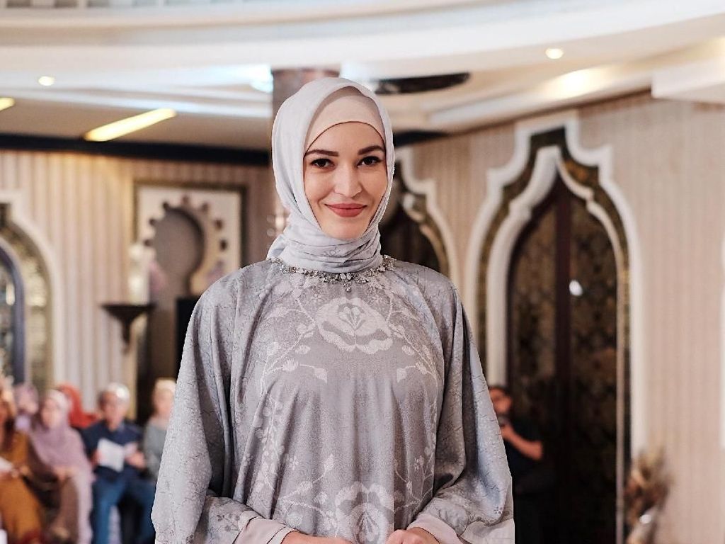 Kata Desainer, Ini Perbedaan Gaya Hijabers Indonesia dan Malaysia Kata Desainer, Ini Perbedaan Gaya Hijabers Indonesia dan Malaysia