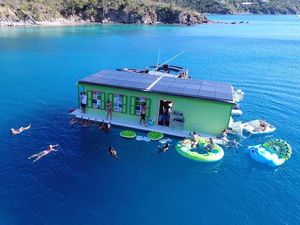 Ini Lime Out, Bar Taco Keren di Tengah Laut Kepulauan Karibia