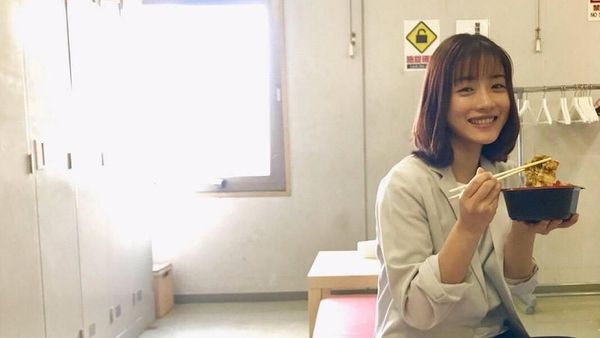 Mengintip Asyiknya Kulineran Satomi Ishihara, Wanita Tercantik di Asia