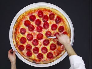 Sushi, Burger hingga Beefsteak Ini Terbuat Dari Kristal Garam, Lho!