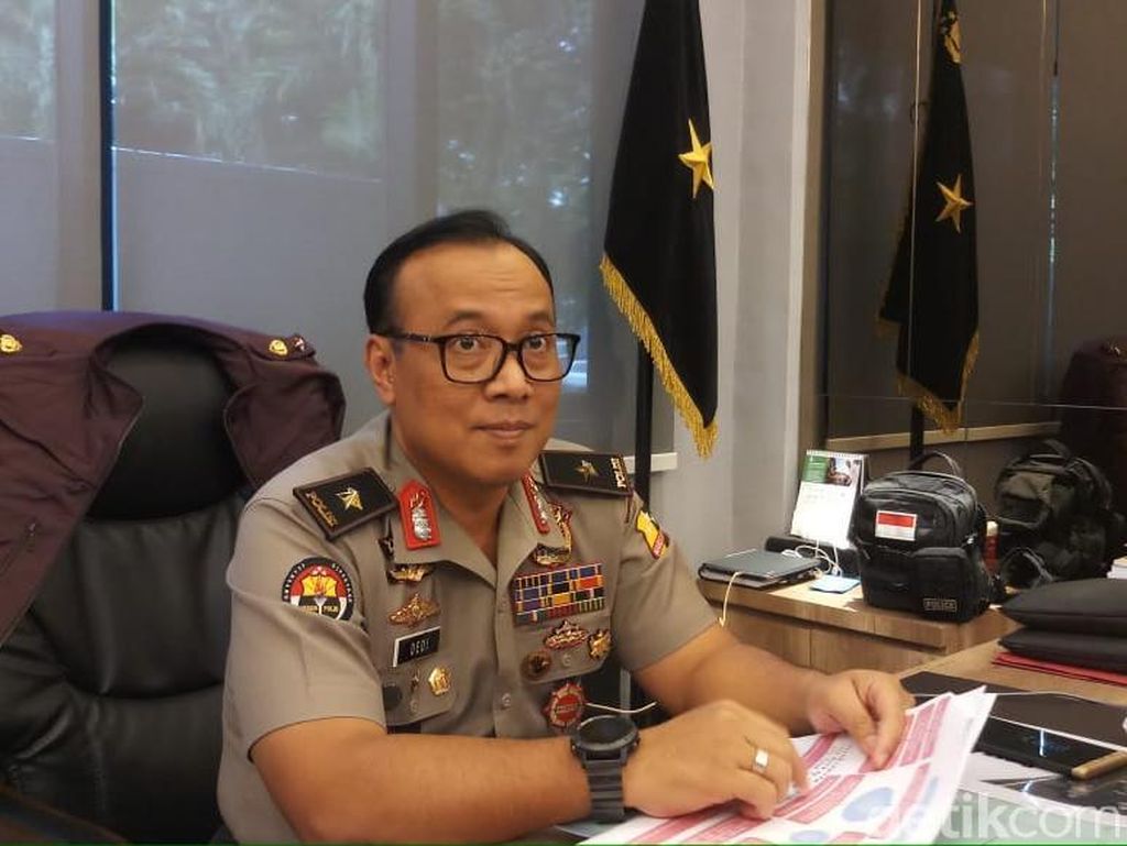 Polri Soal Pemecatan Polisi Gay: Anggota Polri Tak Boleh LGBT Polri Soal Pemecatan Polisi Gay: Anggota Polri Tak Boleh LGBT
