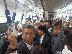Cek Fasilitas, Anies dan Ketua DPRD DKI Naik MRT ke Blok M