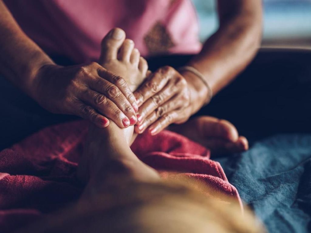 Beragam Pilihan Minyak untuk Pijat: Baby Oil Hingga Geprekan Jahe, Pilih Mana? Beragam Pilihan Minyak untuk Pijat: Baby Oil Hingga Geprekan Jahe, Pilih Mana?