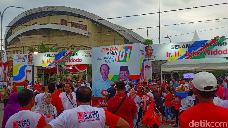 Goyang Jempol Bergema di Tengah 5 Ribu Simpatisan Jokowi di Ngawi