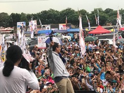 Kampanye di Bekasi, Sandiaga Berpantun Upin Ipin