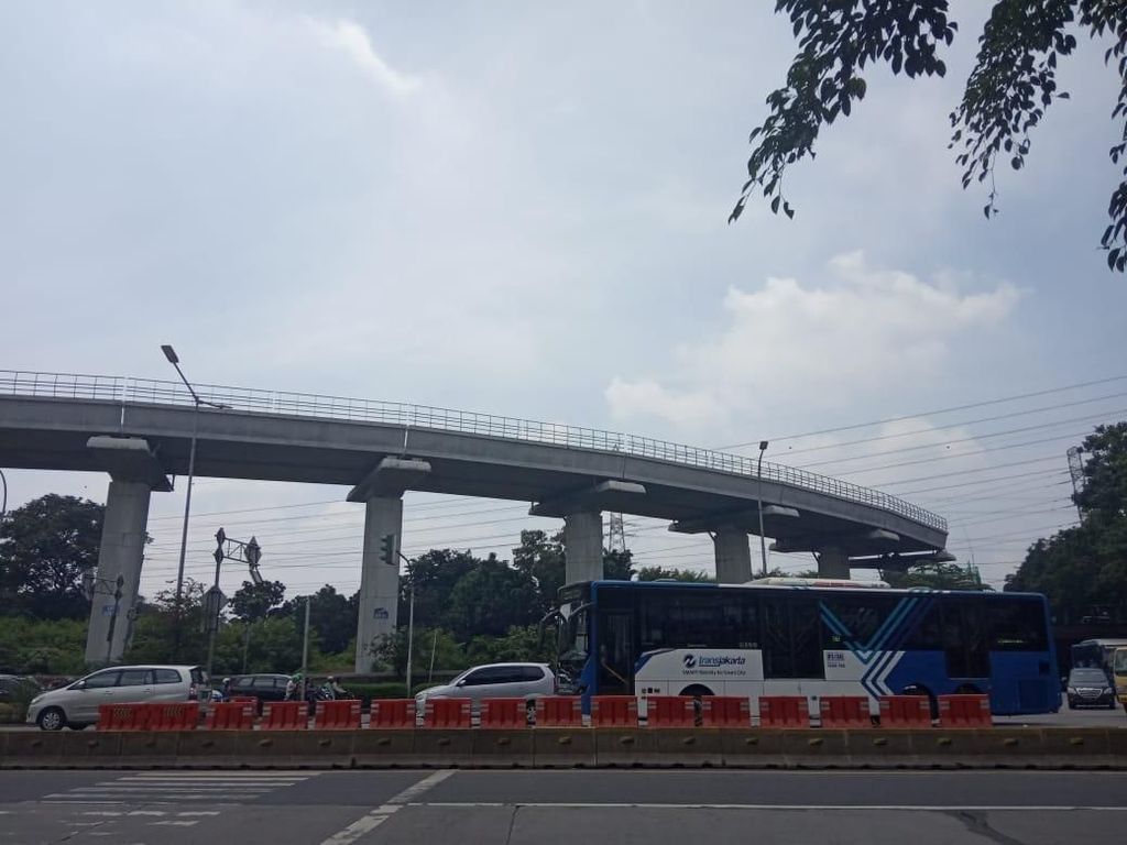 September, 2 Km Jalur LRT Cibubur-Cawang Bakal Dijajal September, 2 Km Jalur LRT Cibubur-Cawang Bakal Dijajal