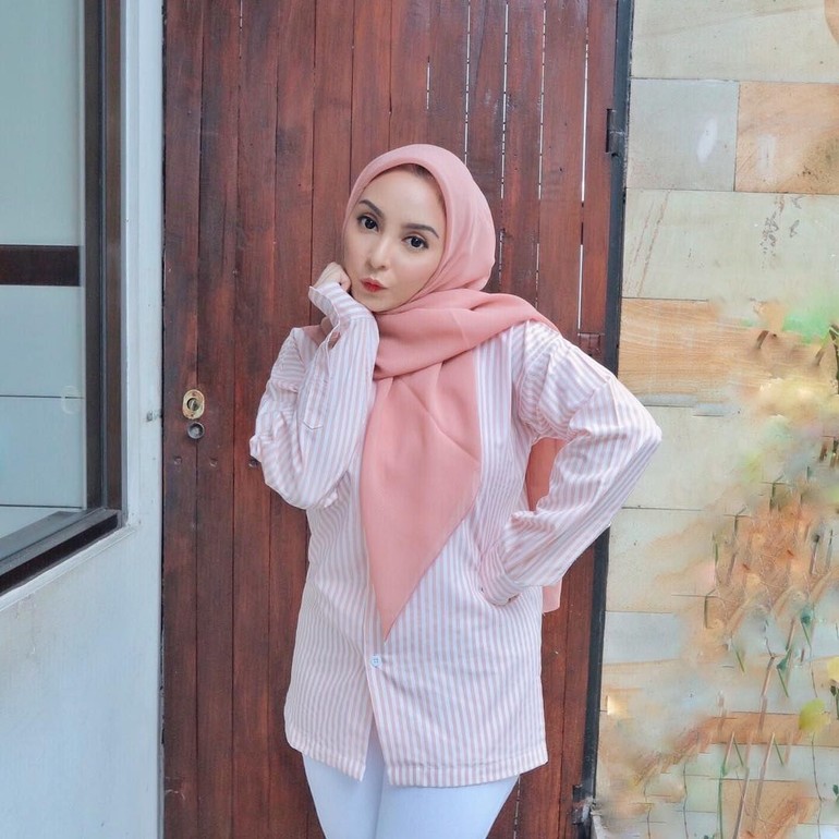 20+ Ide Gaya Foto Selebgram Tidak Berhijab