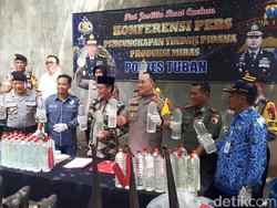 Rumah Produksi Arak di Tuban Digerebek