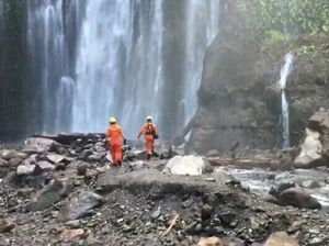Air Terjun Tiu Kelep Masih Tutup, Wisatawan Jangan Mendekat Air Terjun Tiu Kelep Masih Tutup, Wisatawan Jangan Mendekat