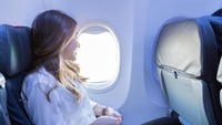 Apa Fungsi Lubang Kecil di Jendela Pesawat?