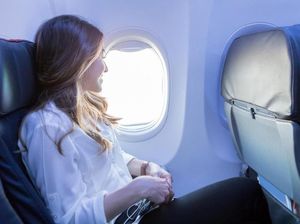 Ini Cara Menyelamatkan Diri saat Kaca Jendela Pesawat Pecah Ini Cara Menyelamatkan Diri saat Kaca Jendela Pesawat Pecah