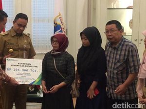 Anies Santuni Keluarga Anggota PPSU Korban Tabrak Lari