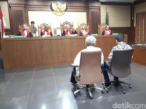 Terbukti Terima Suap, 2 Eks Anggota DPRD Sumut Divonis 4 Tahun Bui Terbukti Terima Suap, 2 Eks Anggota DPRD Sumut Divonis 4 Tahun Bui