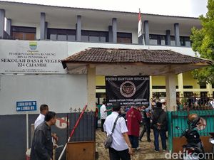 SD Ajitunggal Rusak Diterjang Banjir, Siswa Ujian di Tempat Lain SD Ajitunggal Rusak Diterjang Banjir, Siswa Ujian di Tempat Lain