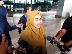 Umrah Sendirian, Ayu Ting Ting Ingin Fokus Ibadah