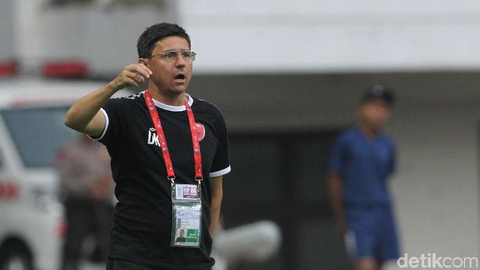 Darije Kalezic, pelatih PSM Makassar, puji penampilan sip Ferdinand Sinaga. (Rifkianto Nugroho/detikSport) Darije Kalezic, pelatih PSM Makassar, puji penampilan sip Ferdinand Sinaga. (Rifkianto Nugroho/detikSport)